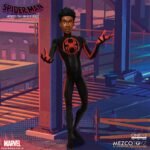 Figura mezco toyz spider - man across the